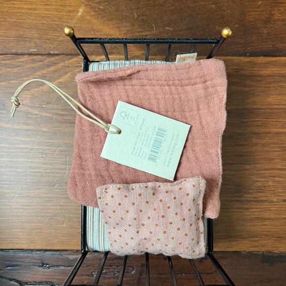 Maileg Vintage Anthracite Bed - Picture 3 of 8